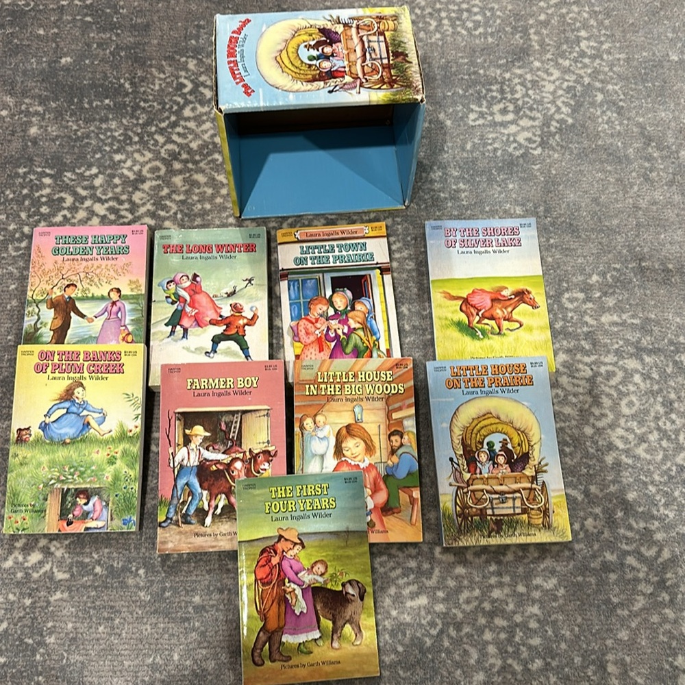 VINTAGE SET OF LITTLE HOUSE BOOKS 9